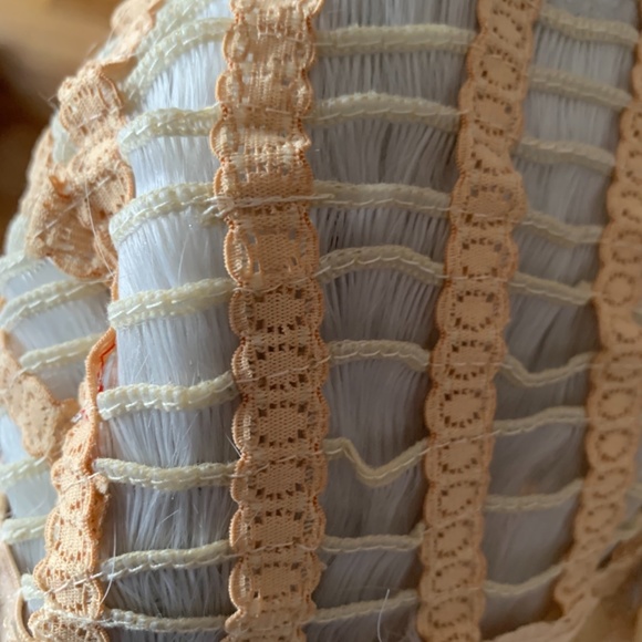 Wig - Picture 8 of 9